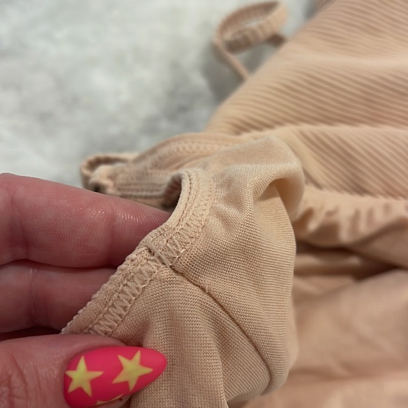 Billabong one piece bathing suit - Picture 4 of 5